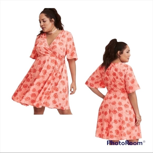 TORRID Pink Sienna Floral Georgette Mini Wrap Dress Size 18 - Picture 1 of 8